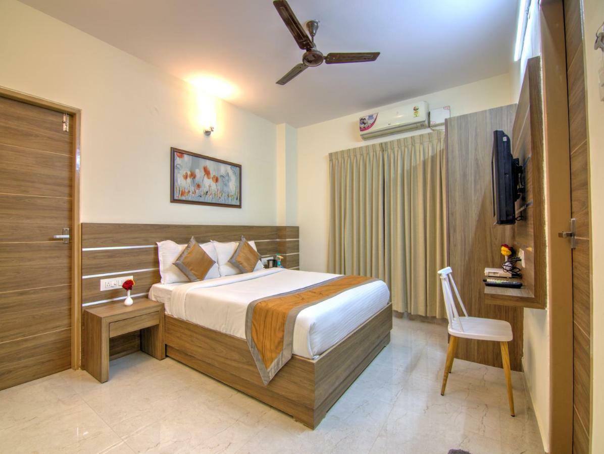העיר בנגלור Sunshine Suites Grand Deluxe מראה חיצוני תמונה