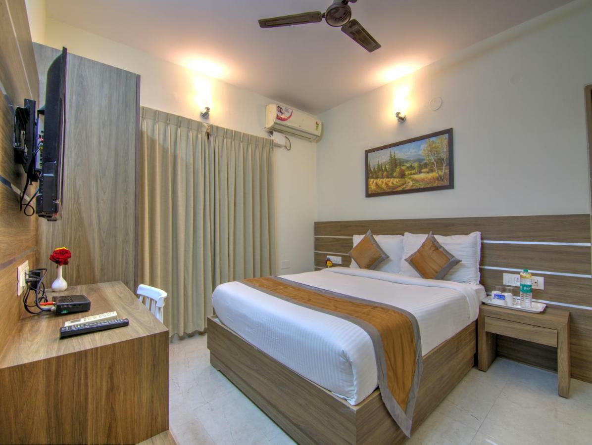 העיר בנגלור Sunshine Suites Grand Deluxe מראה חיצוני תמונה