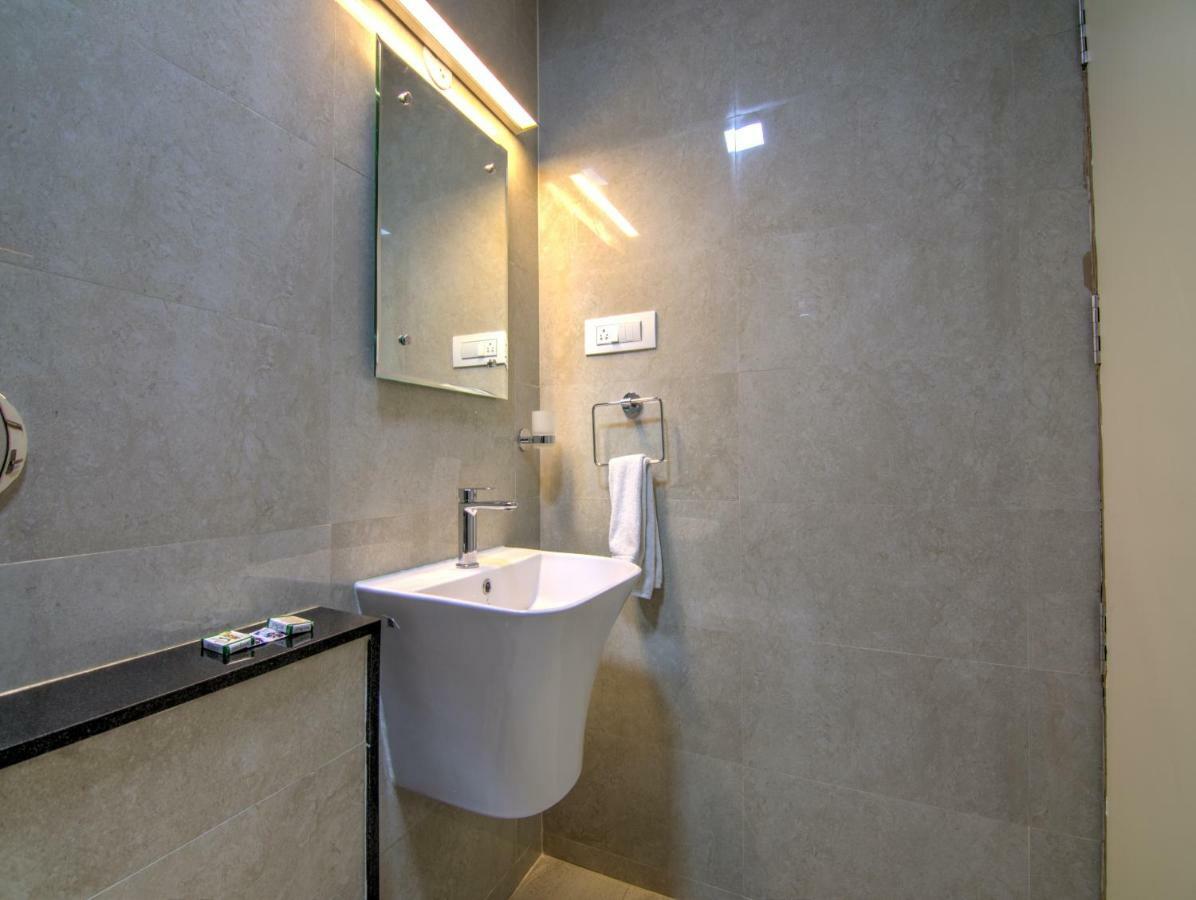 העיר בנגלור Sunshine Suites Grand Deluxe מראה חיצוני תמונה